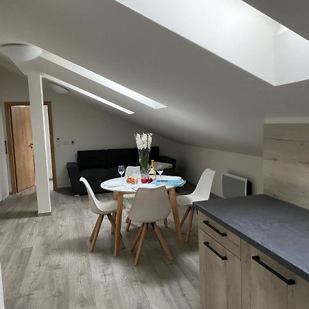 Ferienwohnung Klicperovo 2Kk Hradec Králové Exterior foto